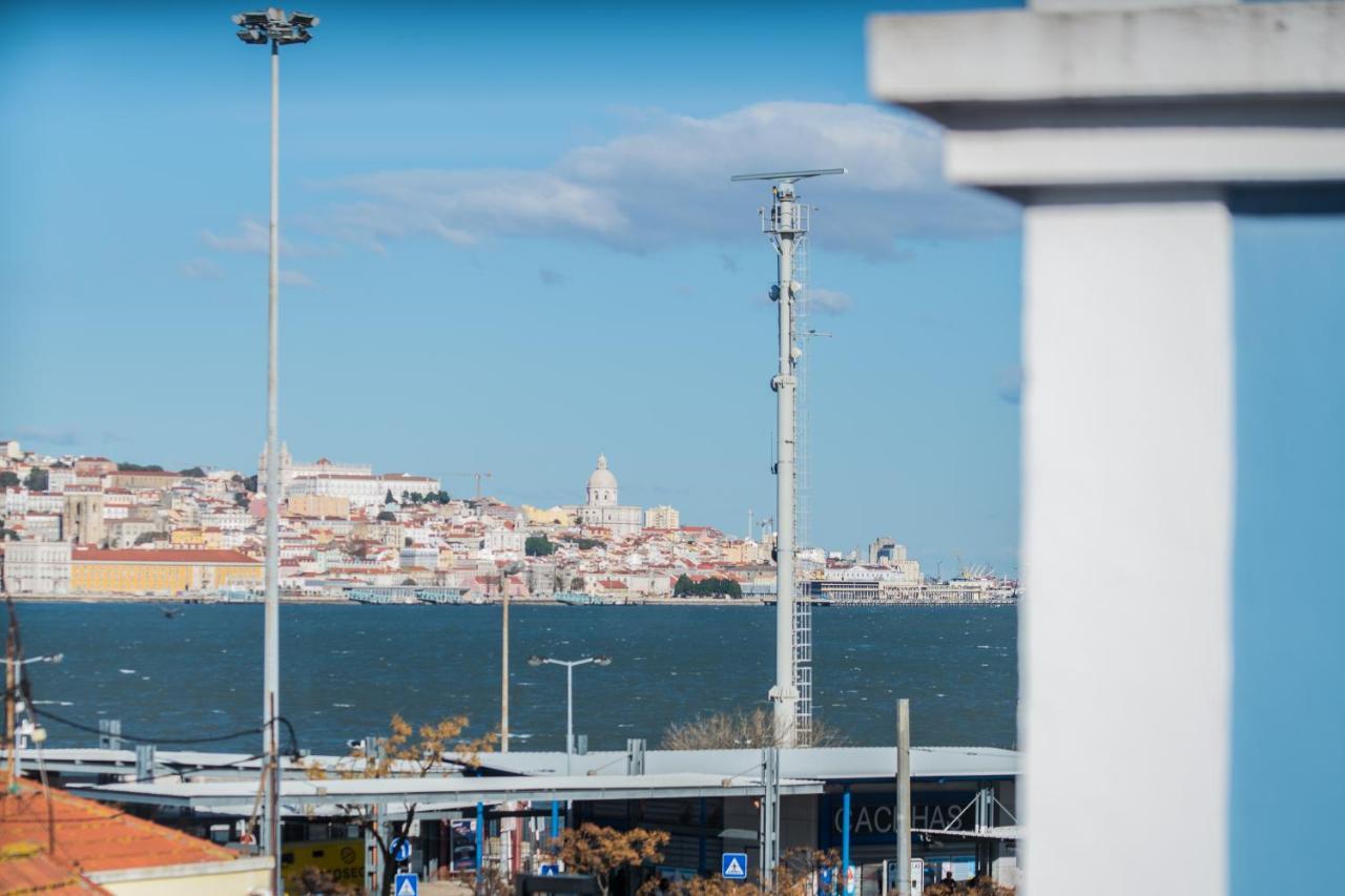 Vista Lisboa Guest Apartments Алмада Екстериор снимка
