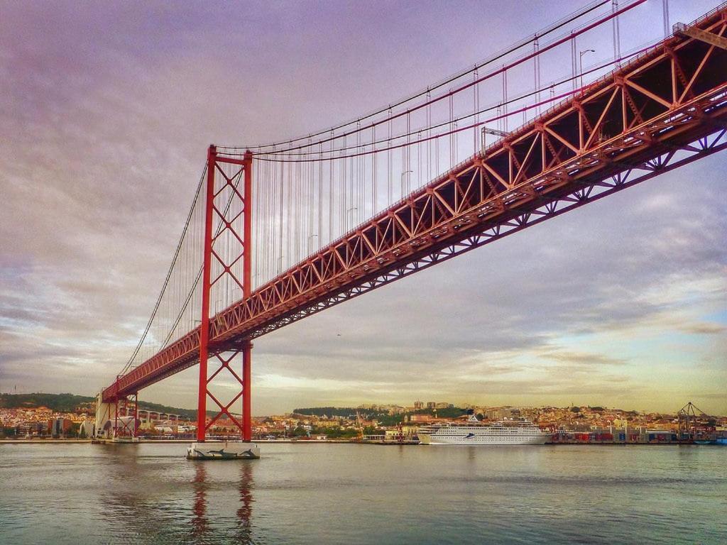Vista Lisboa Guest Apartments Алмада Екстериор снимка